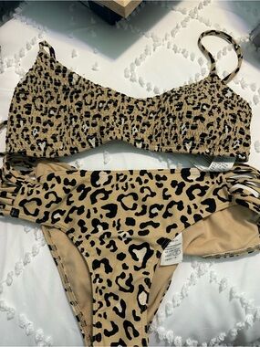 Hollister swum suit. Med bottom small top
